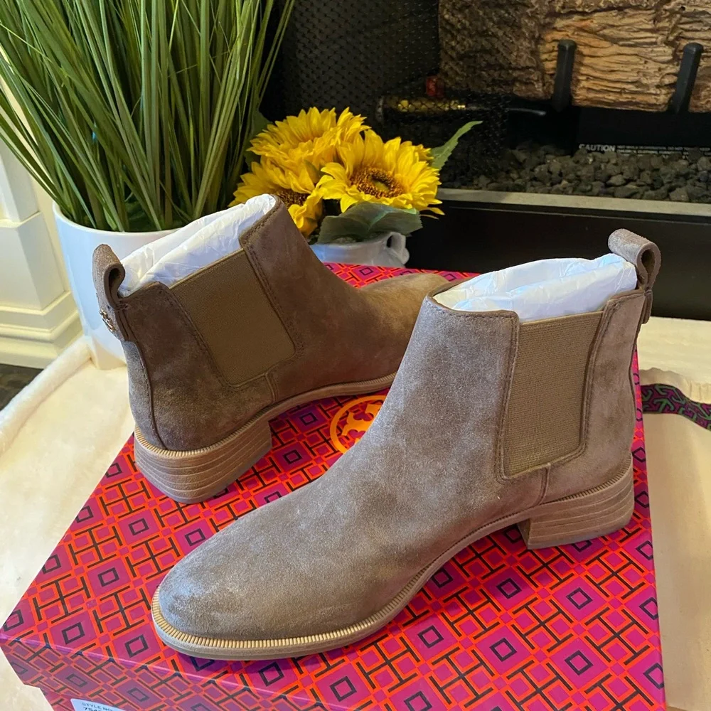 ✨NIB✨Tory Burch Suede Chelsea Ankle Boots - Picture 2 of 8